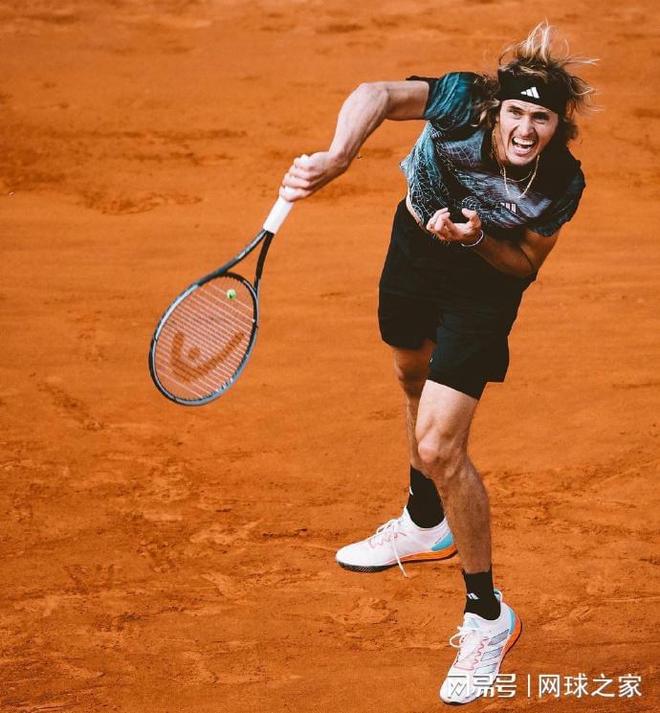 包含澳大利亚网球队逆转德国网球队，瓦林卡关键制胜的词条