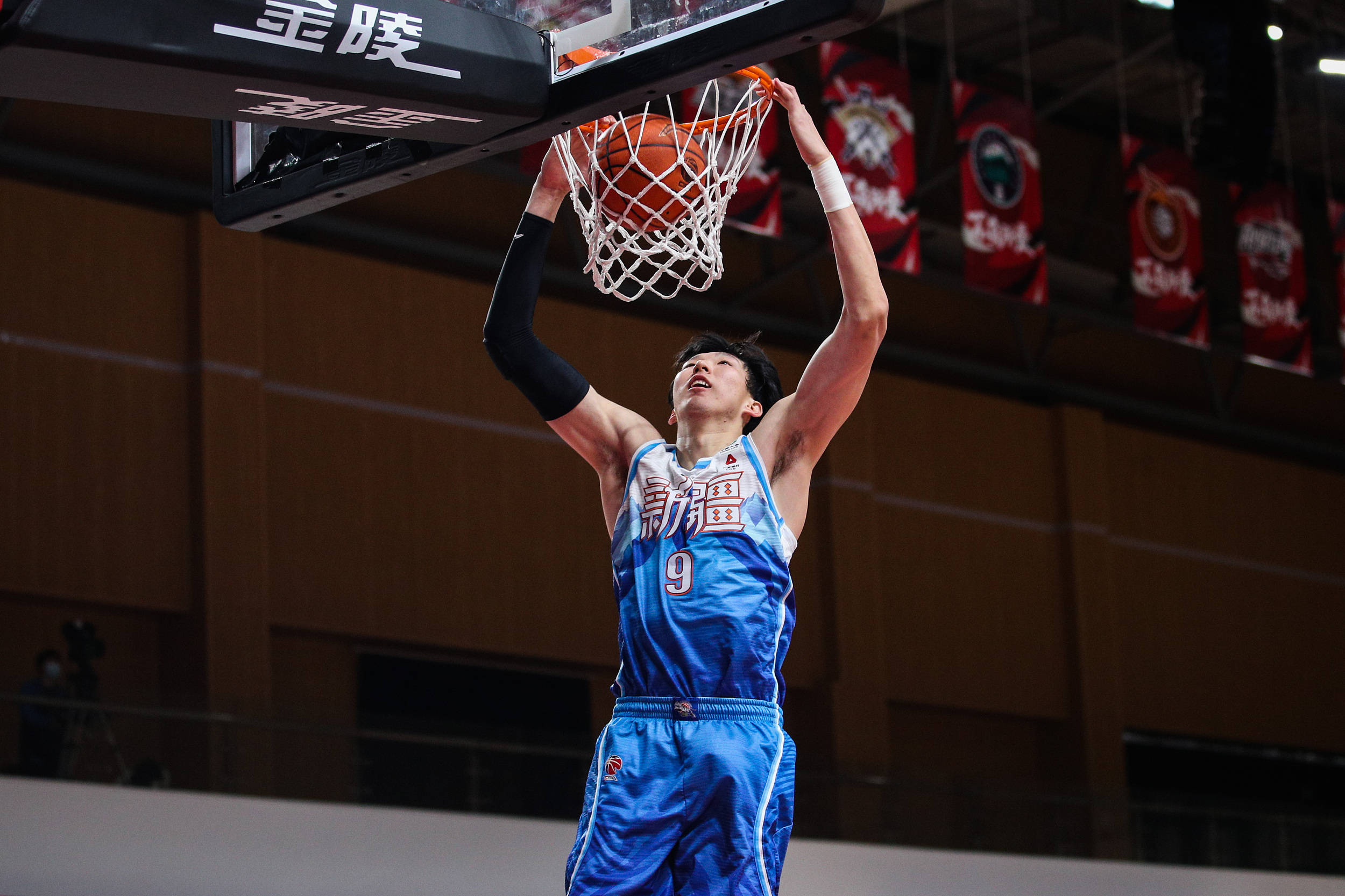 关于AC米兰力克阿森纳,阿拉巴爆发神勇的信息 关于AC米兰力克阿森纳,阿拉巴爆发神勇的信息