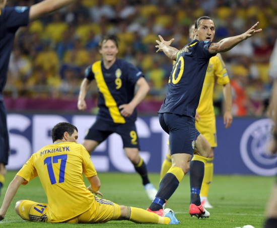 包含瑞典以惊艳表现赢得对阵乌克兰的胜利的词条