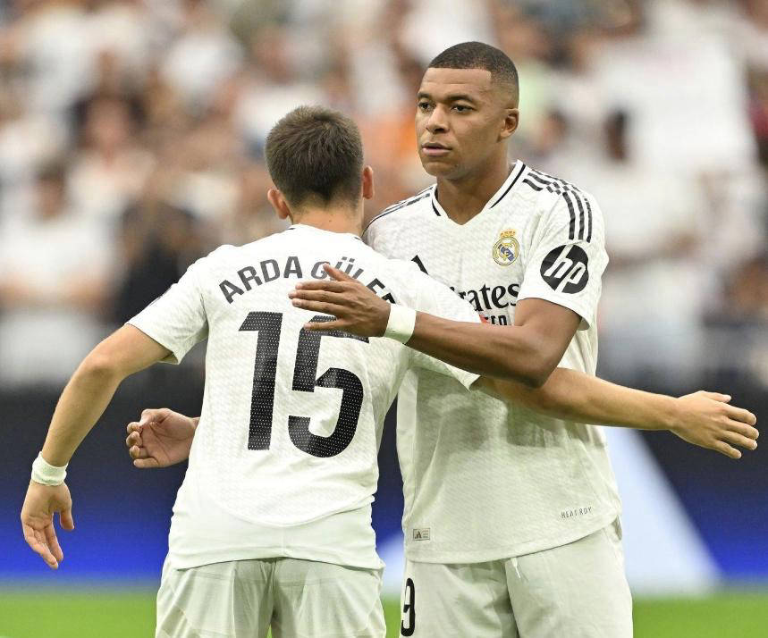 包含西甲巨头相遇！皇马胜巴萨取得关键胜利的词条