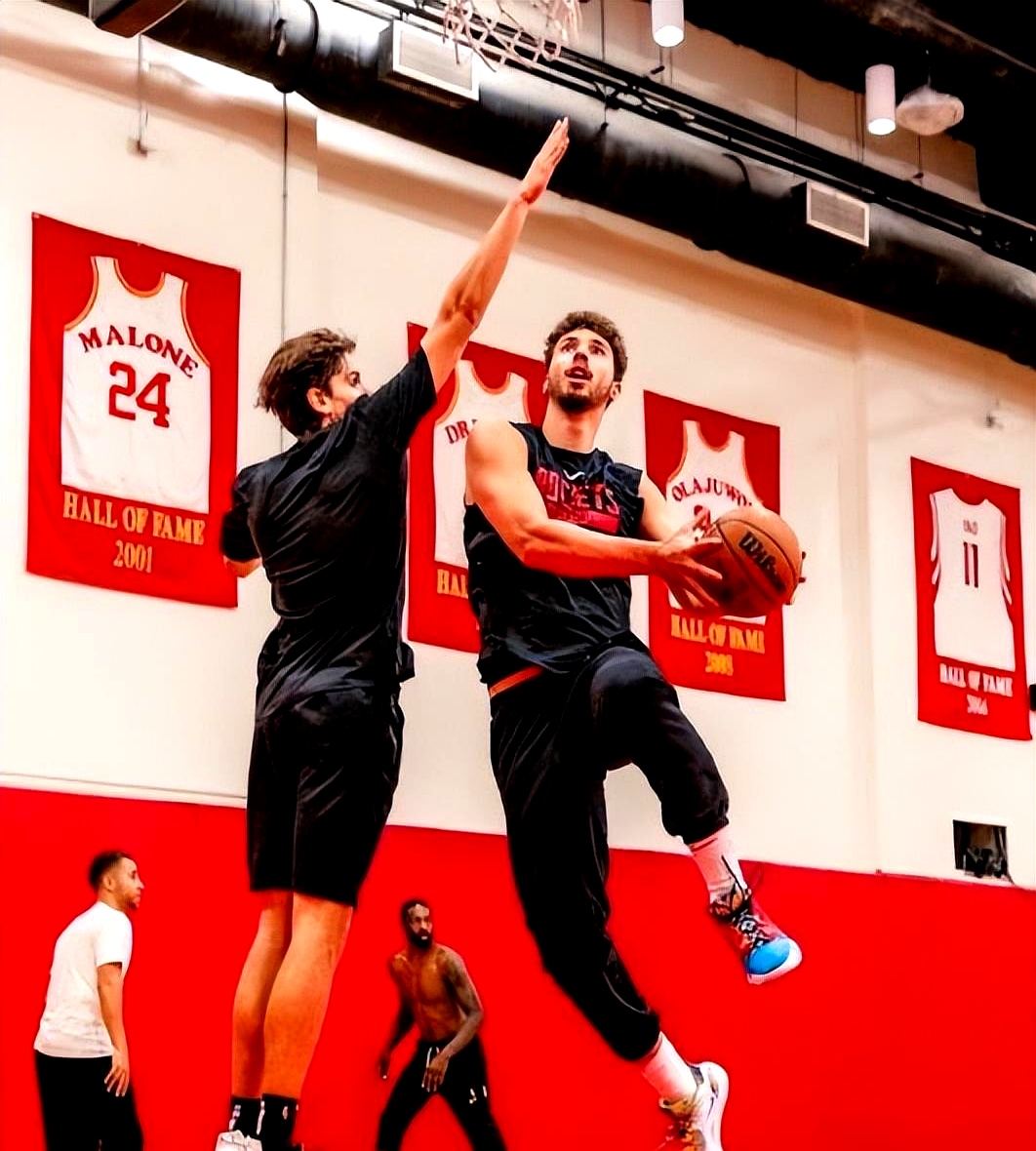 包含火箭主控受伤，球队三连败陷入低迷的词条