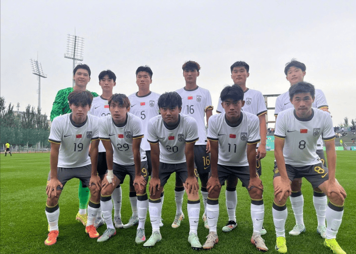 比赛中队伍意气风发，全面集结备战下一个对手