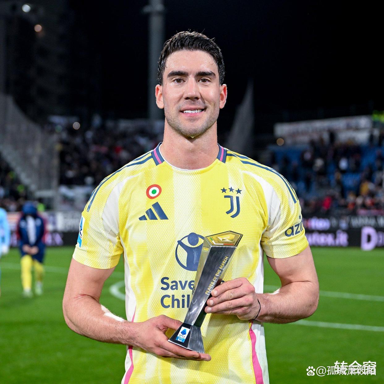 欧洲球员转会传闻频现，引发球迷关注的简单介绍