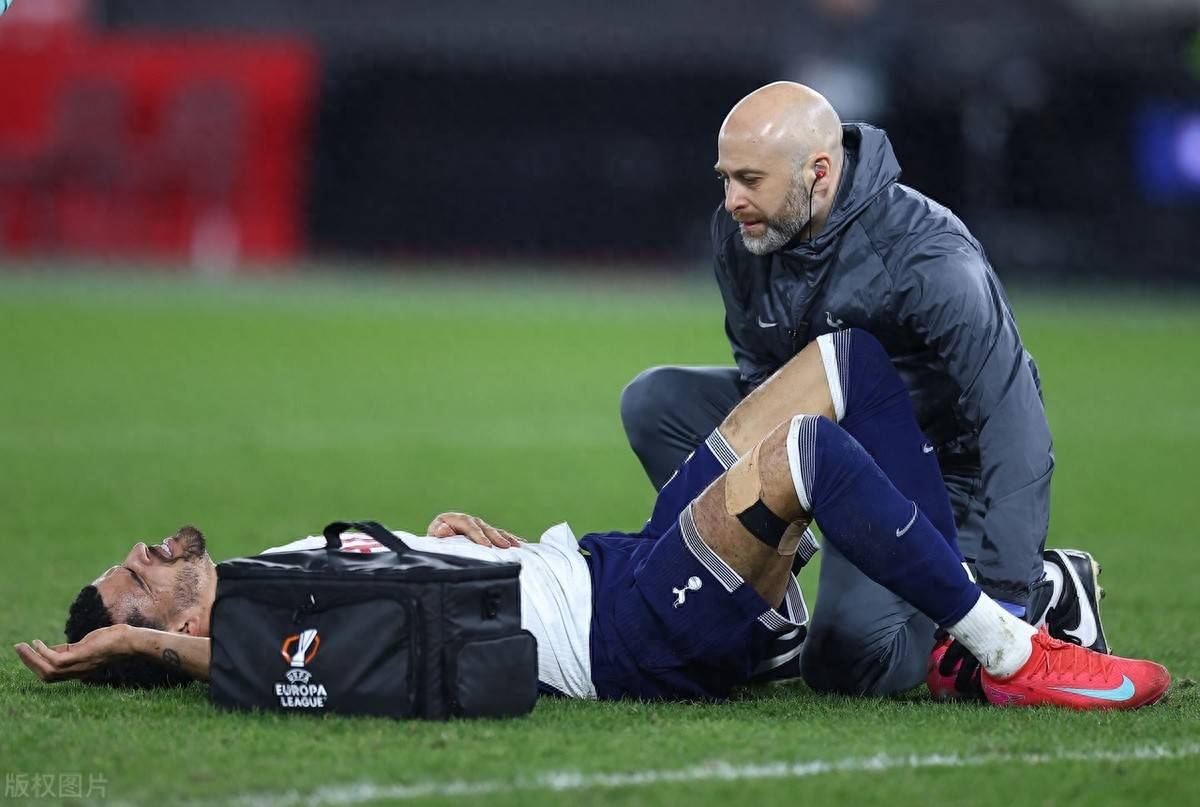 英超焦点战役即将展开，球员备战紧张