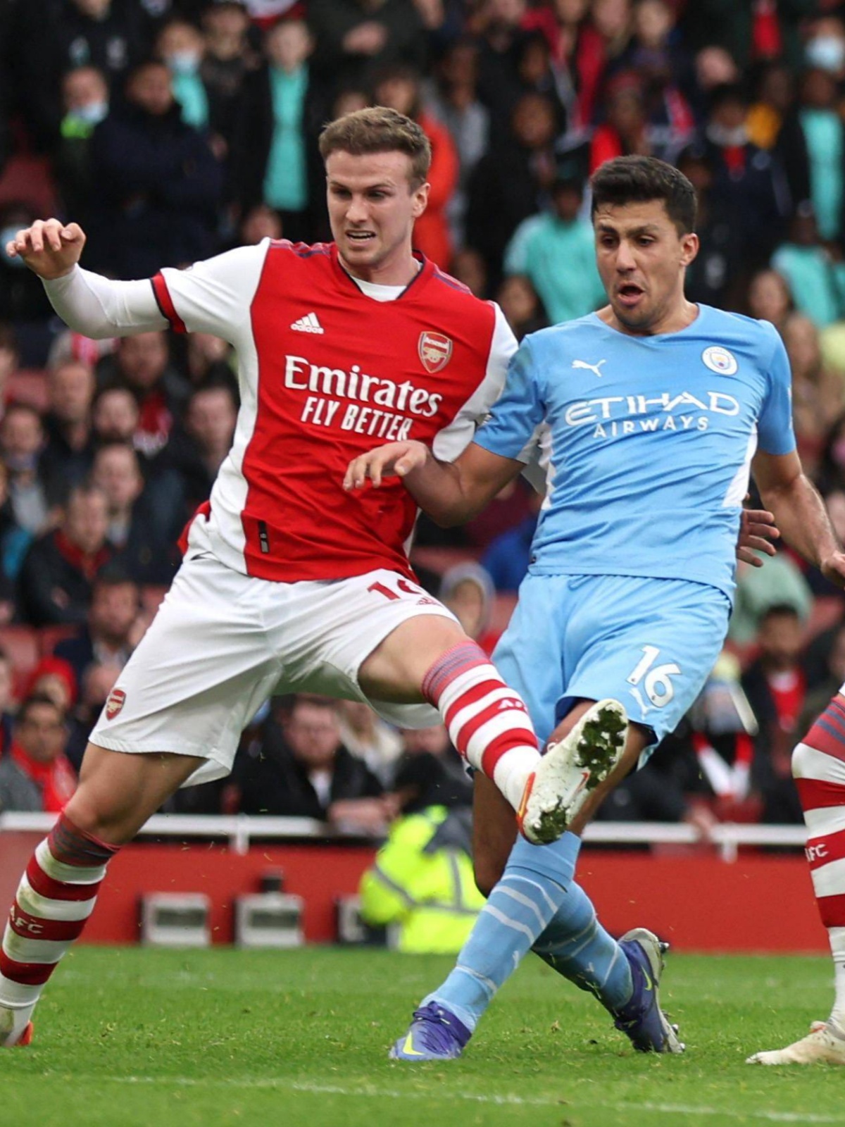 阿森纳前锋精准射门，连续进球