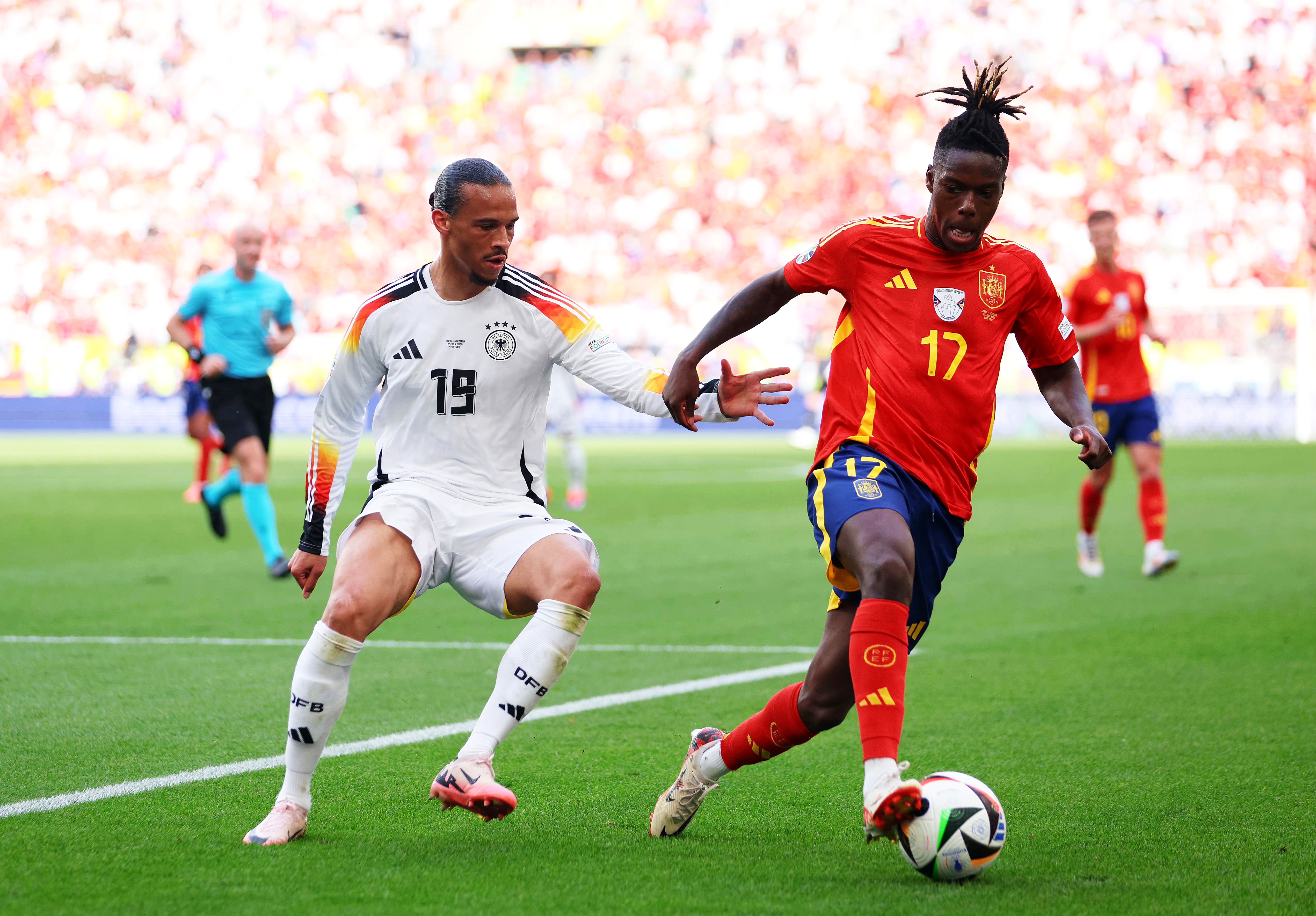 哥伦比亚完胜英格兰，阿圭罗扛起全队