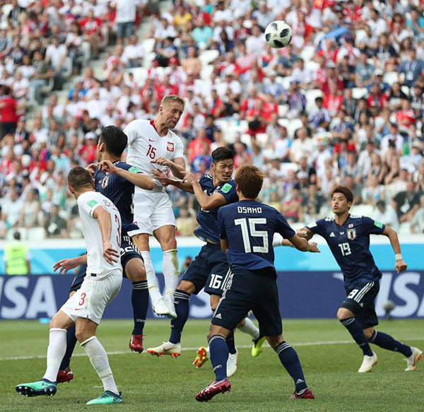 英格兰队逆转波兰队，奥恰洛夫惊艳四座