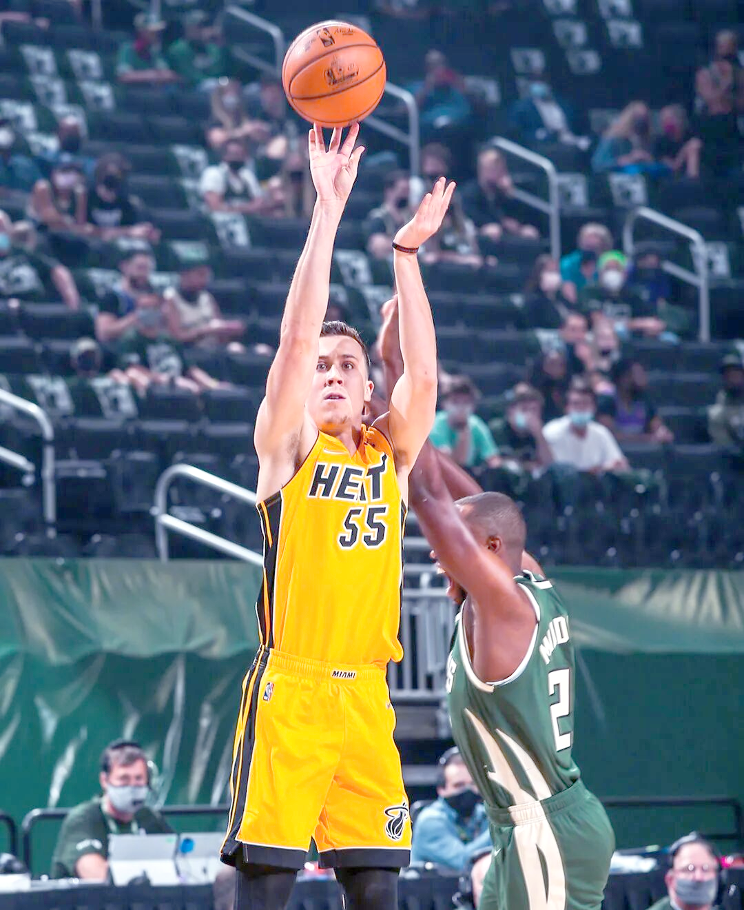 热火逆转雄鹿，乔治关键制胜的简单介绍