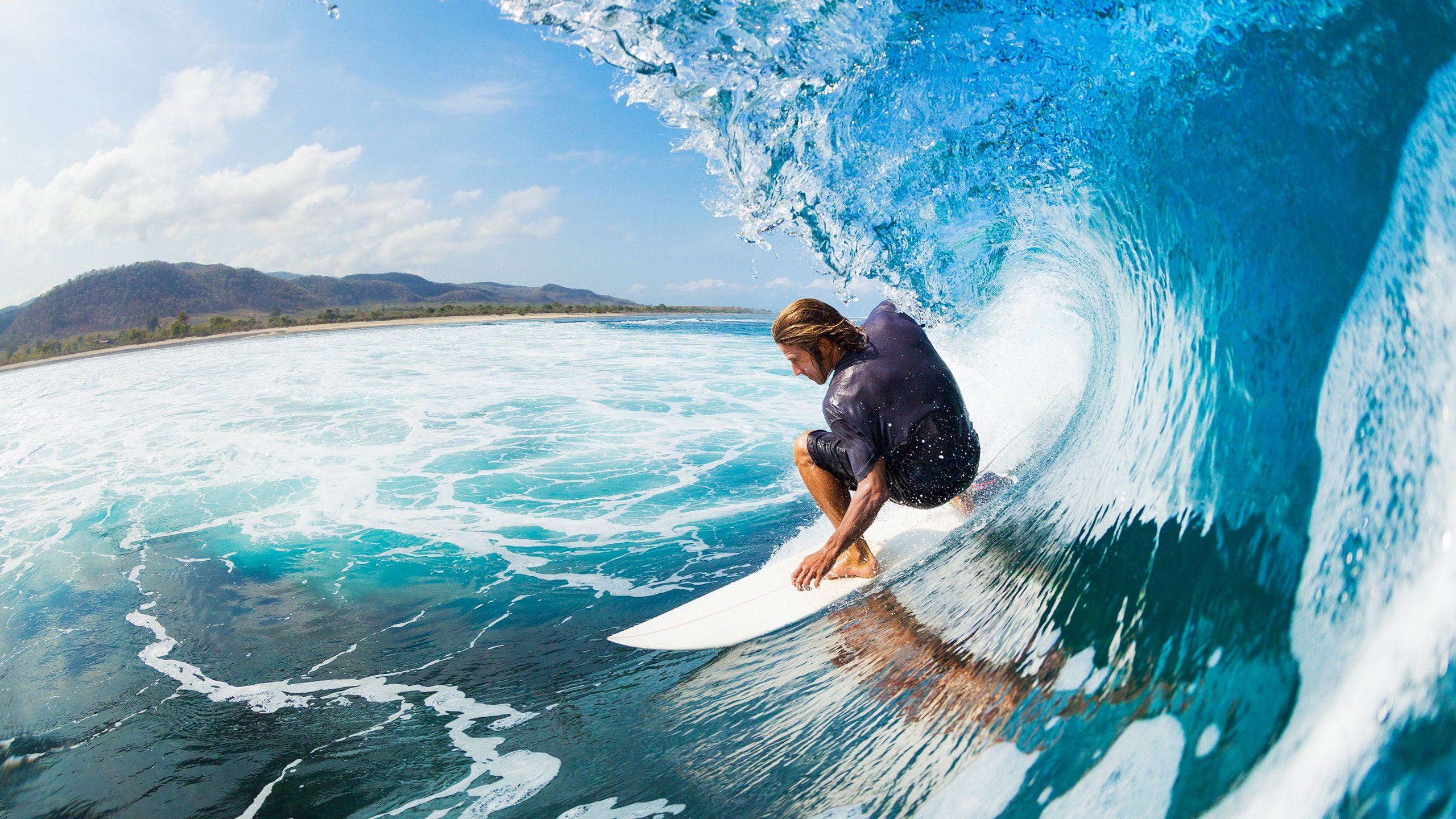 当黄墙的呐喊淹没石油金元，足球世界正在重写它的权力地图